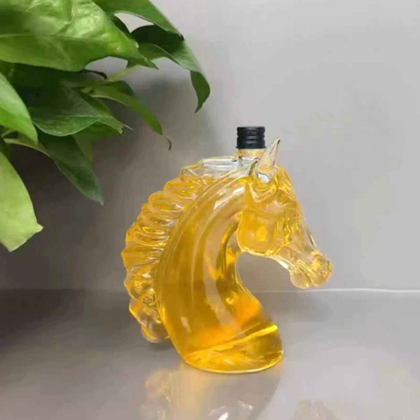 Whiskey Decanter 350ml Horse Head Shape Bar Tool Glass Whiskey Wine Decanter Bottle for Father Men Husband Dad Boyfriend Him